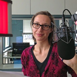 Dunja von Morzé am Mikrofon