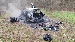 Ein Auto in Zeltingen-Rachtig an der Mosel ist am Sonntag ausgebrannt. Die Staatsanwaltschaft Koblenz ermittelt und hat einen 35-Jährigen im Visier.