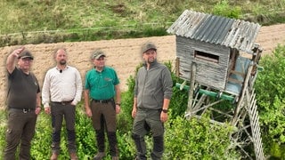 Abgetrennte Rehbock-Köpfe auf Hochsitzen geben Rätsel auf