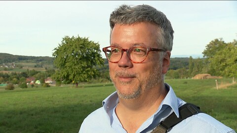 Lukas Merkelbach von BirdLife Schweiz freut sich über den Erfolg des Projekts