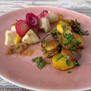 Mai-Rüben aus dem Ofen mit Bratkartoffelsalat