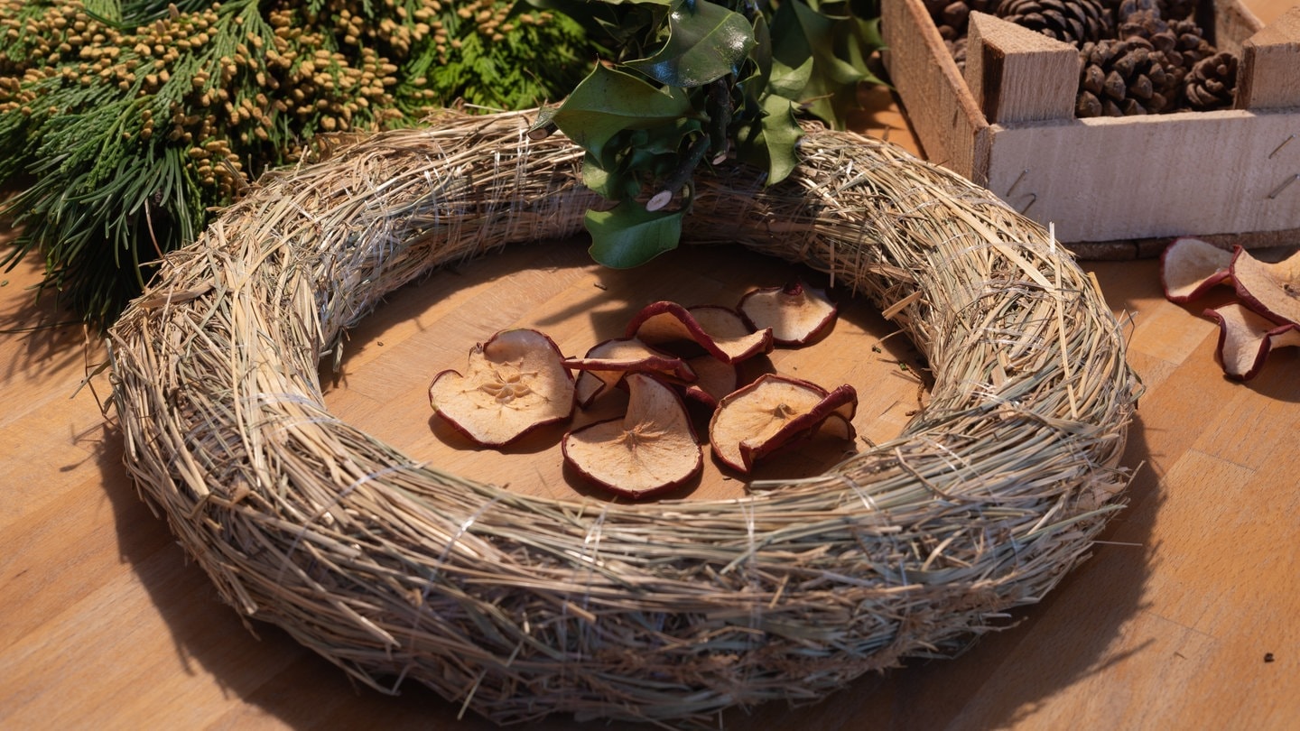 Adventskranz selber machen mit umweltfreundlichen Materialien