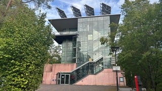 Ein Verkauf könnte unmittelbar bevorstehen. Wer will das alte Biosphärenhaus mit neuem Leben füllen?