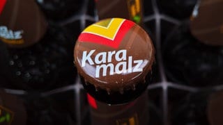 Eine Flasche Karamalz