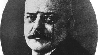 Alois Alzheimer (1864-1915), deutscher Nervenarzt. Er erkannte 1906 auffällige Gedächtnisstörungen, Verwirrtheit und Sprachprobleme bei einer Patientin. Die Alzheimer-Krankheit ist nach ihm benannt.