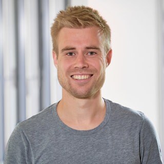 Nikolaus Rhein ist Reporter für Hörfunk, Online und Fernsehen beim SWR im Studio Freiburg.