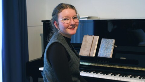 Leni Hornbach am Klavier