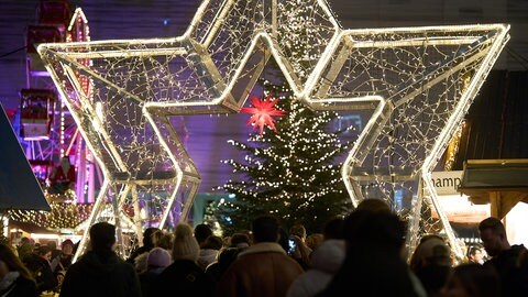 Auch im neuen Jahr geöffnet: Der Koblenzer Weihnachtsmarkt läuft noch bis zum 4. Januar.