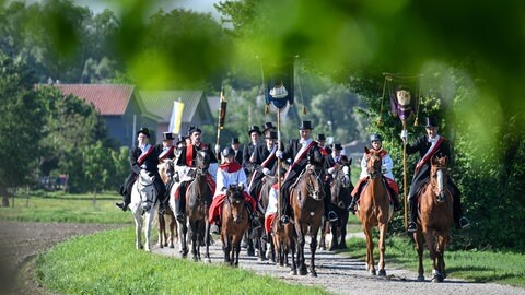 Der Blutritt führte die Reiterinnen und Reiter rund um Weingarten (Archivbild).