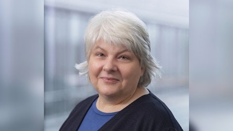 Dagmar Dehmer ist eine deutsche Journalistin und ehemalige Politikerin (Grüne). Seit Oktober 2017 ist sie Leiterin der Unternehmenskommunikation der Bundesgesellschaft für Endlagerung.