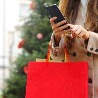 Shopping zur Weihnachtszeit: Preisvergleichsportale können helfen einen guten Preis online für Geschenke zu finden