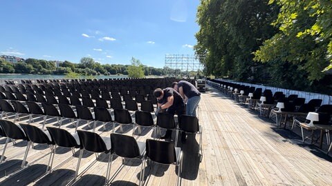 Aufbauarbeiten für das Filmfestival in Ludwigshafen