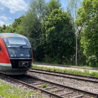 Auf der Wieslautertalbahn fahren ab sofort nach monatelangen Sanierungsarbeiten wieder die Ausflugzüge.