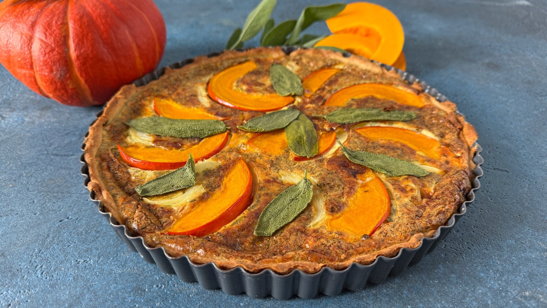 Kürbis-Quiche mit Salbei