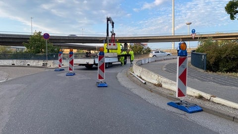 Die erste Zufahrt der Kurt-Schumacher-Brücke ist gesperrt worden