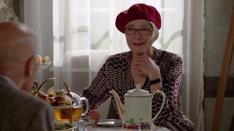 Margarethe beim Kaffeeklatsch bei Franz