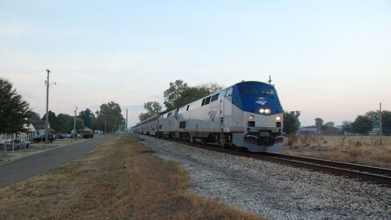 AMTRAK "City of New Orleans" - Viele Bahngesellschaften gaben damals ihren Zügen Namen. Den "City of New Orleans" gibt es schon seit den 1920er Jahren. Weltweit bekannt wurde er durch den gleichnamigen Song von Arlo Guthrie.