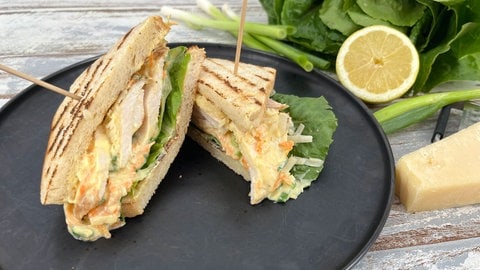Hähnchen-Clubsandwich „Caesar”