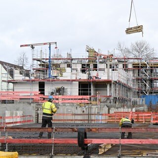 Eine Baustelle in Trier. In dem Wohnkomplex soll es auch Soazialwohnungen geben. 