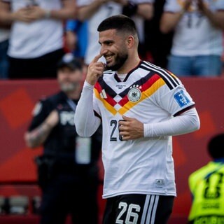 Mann mit Näschen: Deniz Undav