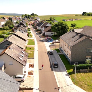 Die Schulstraße in Mandern