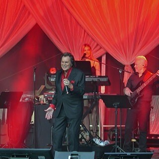 Engelbert auf der Bühne in Westhofen