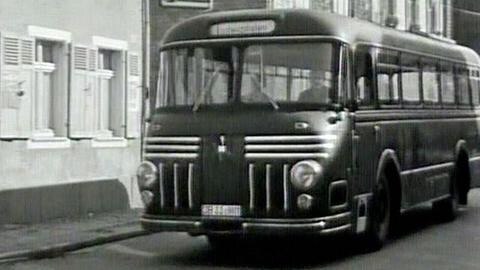 Von 16 Bussen halten lediglich drei, sodass die Schulkinder auch im Winter mit dem Fahrrad nach Frankental fahren müssen.