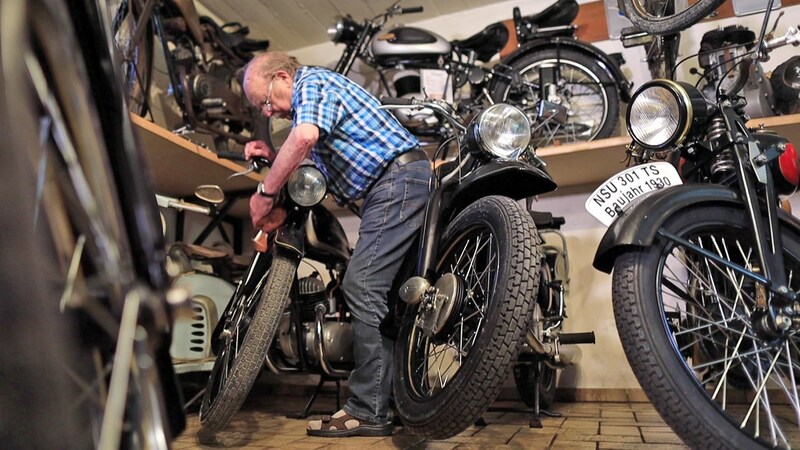 Hierzuland Budenbach, Motorrad-Bastler