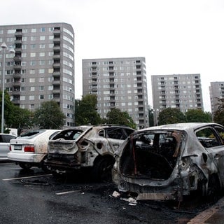 Autos in Schweden in Brand gesetzt