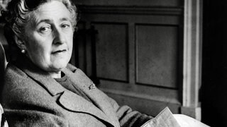 Der verräterische Garten - Die englische Krimiautorin Agatha Christie in ihrem Haus, Greenway House, Devon, England, 1946  