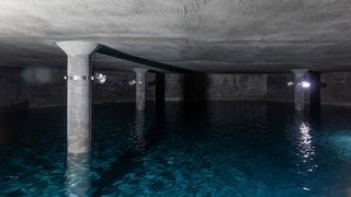 Wasser ist in einem Hochbehälter zu sehen. Angesichts der anhaltenden Trockenheit ist die Trinkwasserversorgung in Baden-Württemberg aktuell ein Thema