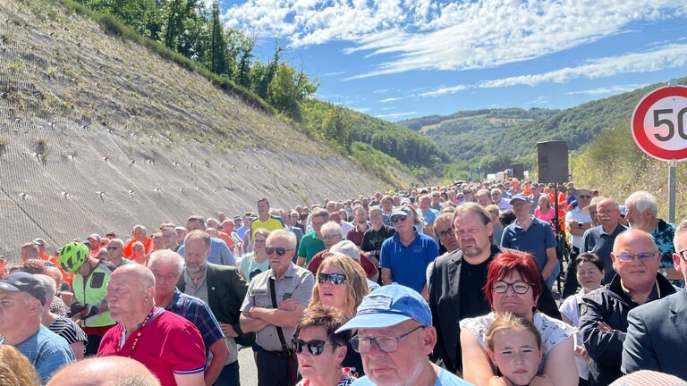 Nach acht Jahren Bauzeit: Tunnel und Ortsumgehung bei Imsweiler eröffnet.