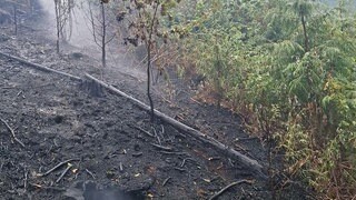 Nach dem Brand in Gebhardshain sind noch Spuren des Feuers zu sehen.