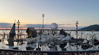 Ein langes Abendrot bei der erneuten Premiere der Oper "Der Freischütz" auf der Seebühne der Bregenzer Festspiele.