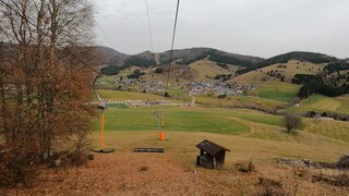 Unsichere Schneelage, klamme Kassen: Lange war Höchenschwand im Schwarzwald ein Garant für Wintersport. Doch erstmals werden die aufwendigen Vorbereitungen für die Saison reduziert.