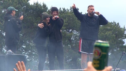 Heiratsantrag beim Campingplatzkonzert von "Feine Sahne Fischfilet"