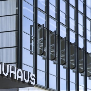 Blick auf das Bauhausgebäude in Dessau-Roßlau (Archivbild: 01.09.2025)