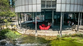 Der Blick von der anderen Seite der Blau auf den Lederhof in Ulm. Hier kam es in den vergangenen Jahren zu vielen Zwischenfällen.