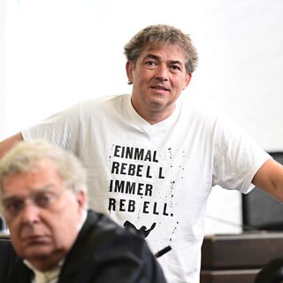 Michael Ballweg, Gründer der "Querdenken"-Bewegung, im Landgericht Stuttgart. Er wurde weitestgehend freigesprochen.