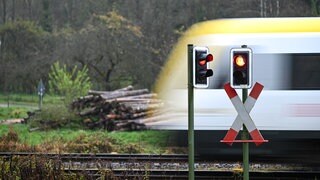 Eine Regionalbahnfährt auf der Strecke der Südbahn zwischen Aulendorf und Ravensburg (Symbolbild).