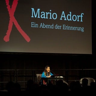 Stella Adorf, Tochter von Mario Adorf, beim Erinnerungsabend für Schauspieler Mario Adorf in Worms