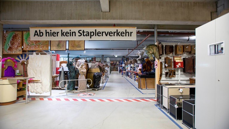 Requisitenlager des SWR in der Saarstraße in Baden-Baden. 