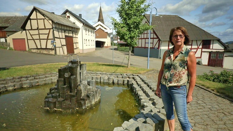 Hierzuland Hoffeld Basaltbrunnen
