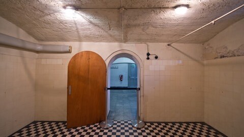 Die Gaskammer im Keller der Tötungsanstalt Hadamar war als Duschraum getarnt. Heute befindet sich in dem Gebäude eine Gedenkstätte. 