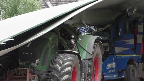 Unfall mit riesigem Rotorblatt