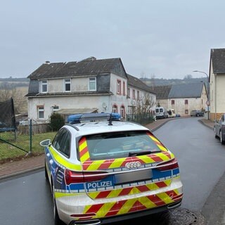 Ein 58-Jähriger aus Gerolstein soll im Februar zwei Mitarbeiter des Jugendamts angegriffen und einen mit einem Messer lebensbedrohlich verletzt haben. Jetzt wurde Anklage erhoben.
