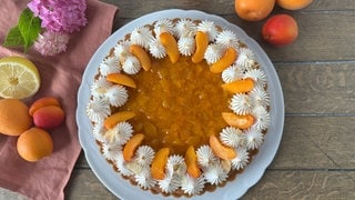Aprikosen-Mandel-Tarte mit Baiser