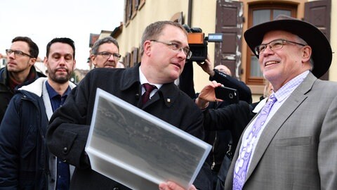 Generalkonsul James W. Herman hat Anfang 2018 Kallstadt besucht. Vorbereitungen für einen Trump-Besuch in der Pfalz.