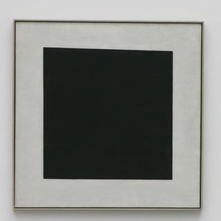 "Schwarzen Quadrats auf weißem Grund" (1929) von Kasimir Malewitsch, einer Ikone der Avantgardekunst des 20. Jahrhunderts. Archivfoto.