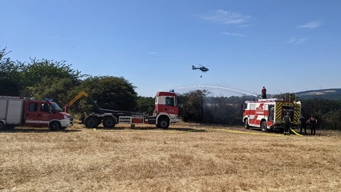 Auch Hubschrauber helfen der Feuerwehr berim Löschen von Waldbränden - wie hier, bei einem Brand in Deuselbach. 